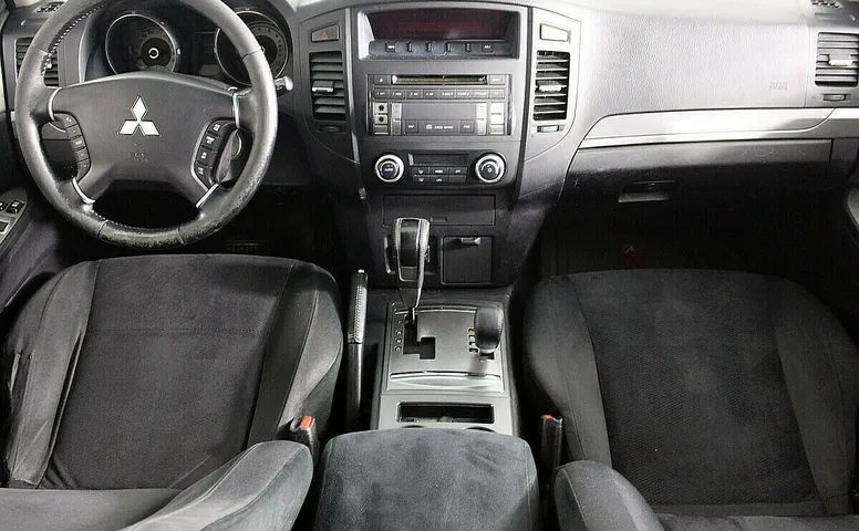 Mitsubishi Pajero IV