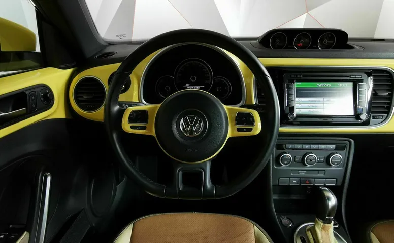 Volkswagen Beetle 1.2 TSI BlueMotion DSG (105 л.с.) Жёлтый