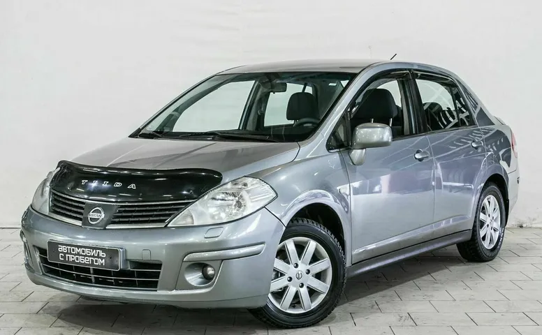Nissan tiida