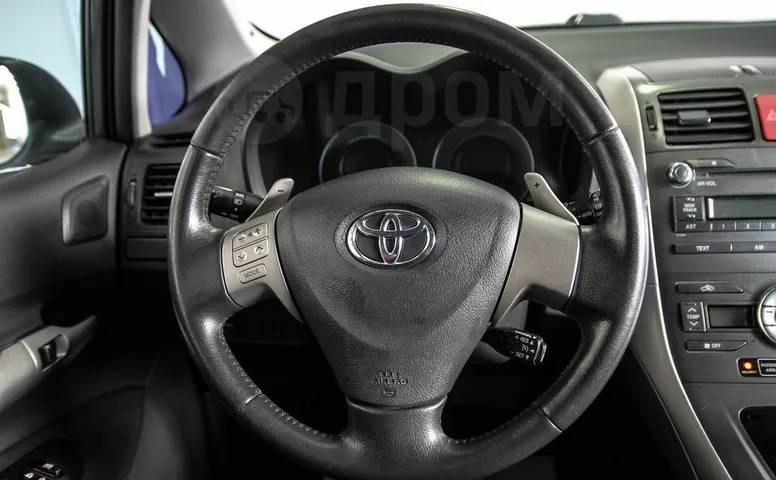 Toyota Auris, 1 поколение