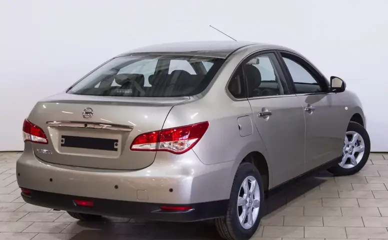 Nissan Almera