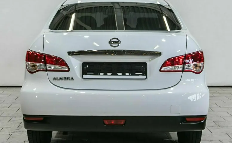 Nissan almera