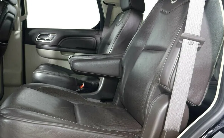 Cadillac Escalade III