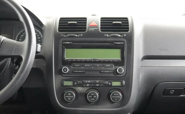 Volkswagen Jetta V