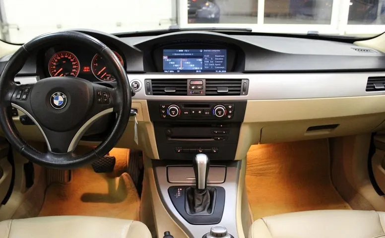 BMW 3 серия, V (E90)