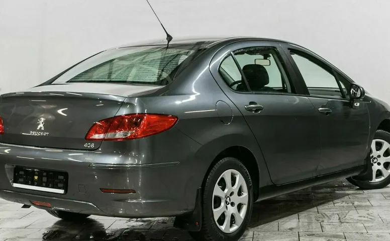 Peugeot 408