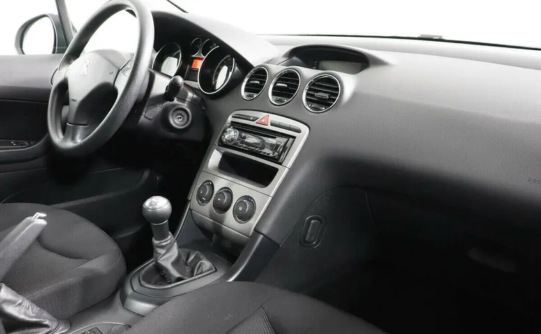 Peugeot 408 I