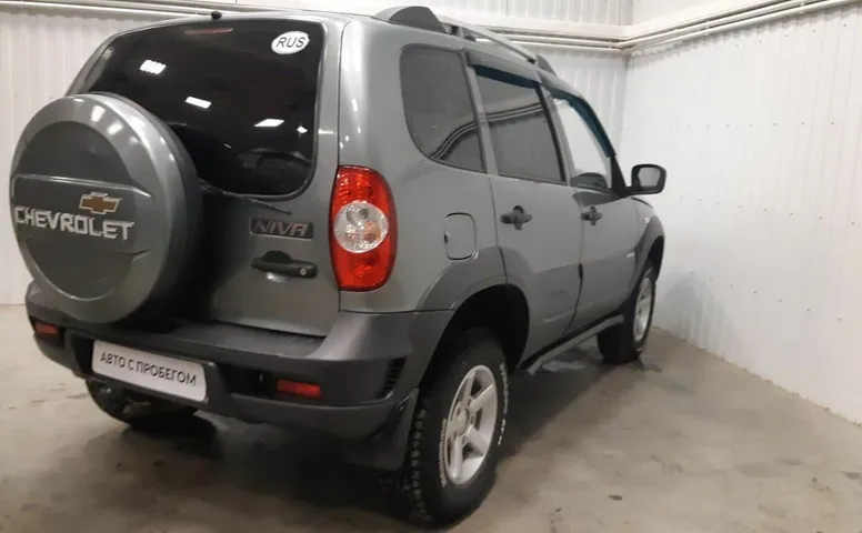 Chevrolet NIVA 1.7 MT (80 л.с.) 4WD
