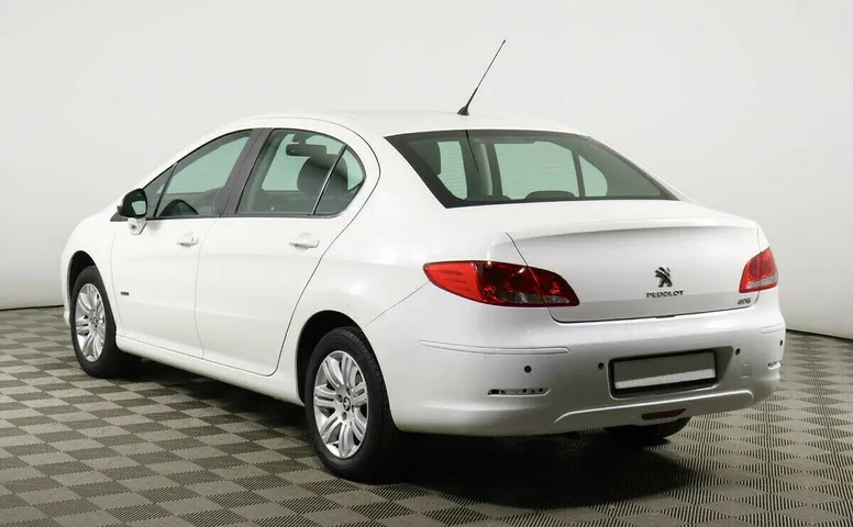 Peugeot 408 I