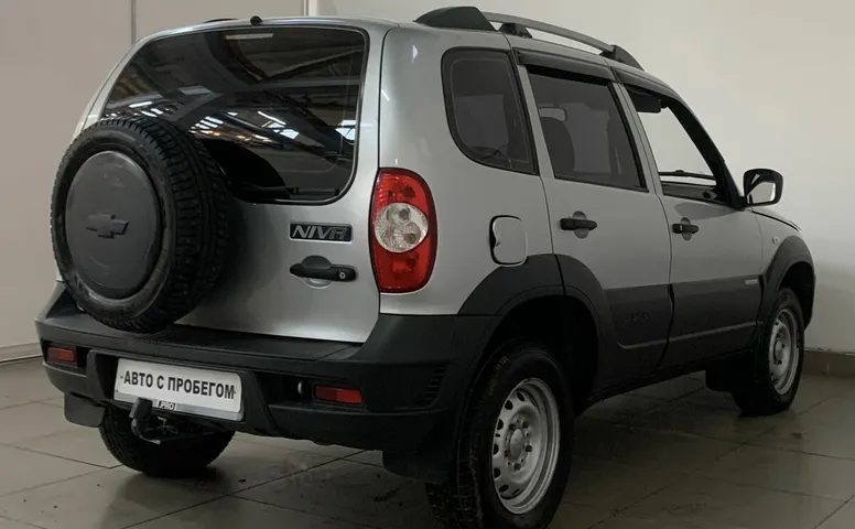 Chevrolet NIVA 1.7 MT (80 л.с.) 4WD