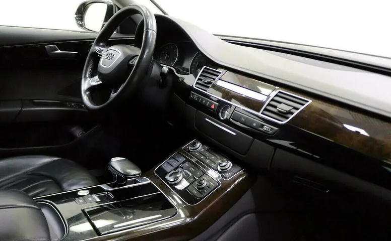 Audi A8 III (D4)