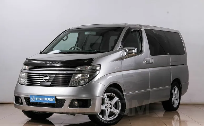 Nissan Elgrand, 2 поколение