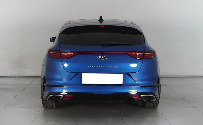 Kia Proceed