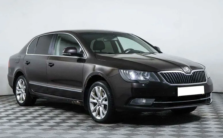 Skoda superb робот 2013 с пробегом 90 238 км