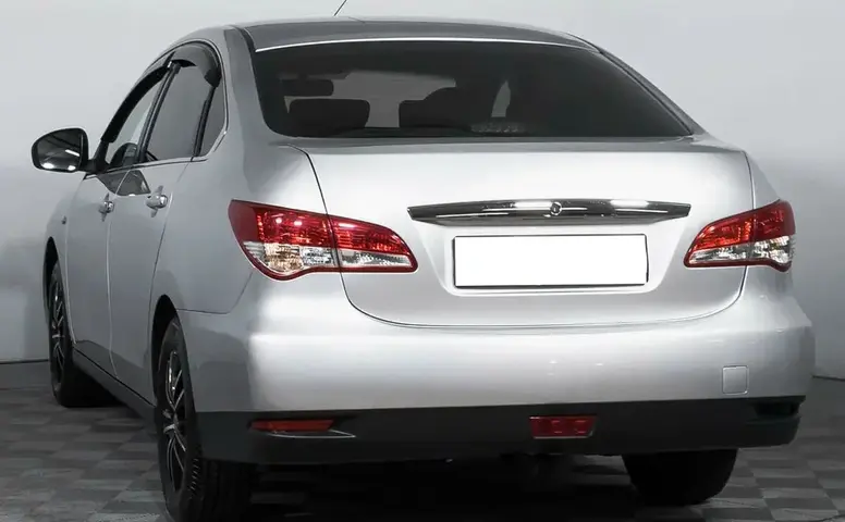 Nissan Almera