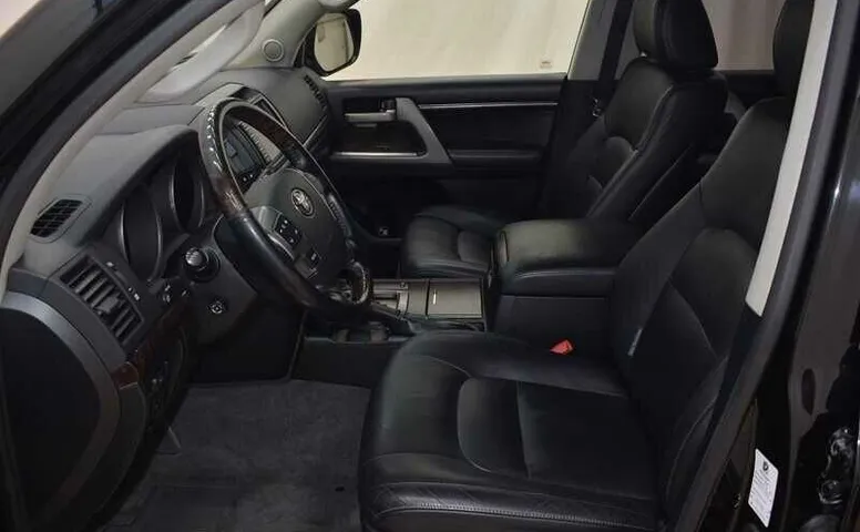 Toyota land cruiser 200 series