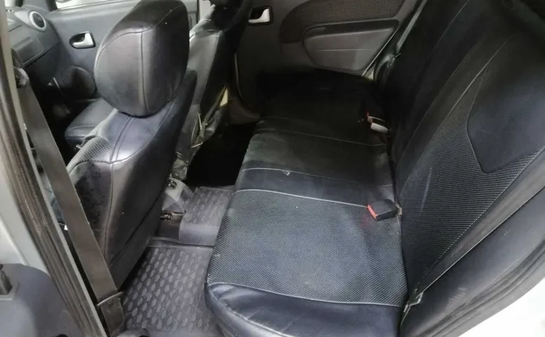 Renault LOGAN 1.6 MT (87 л.с.)