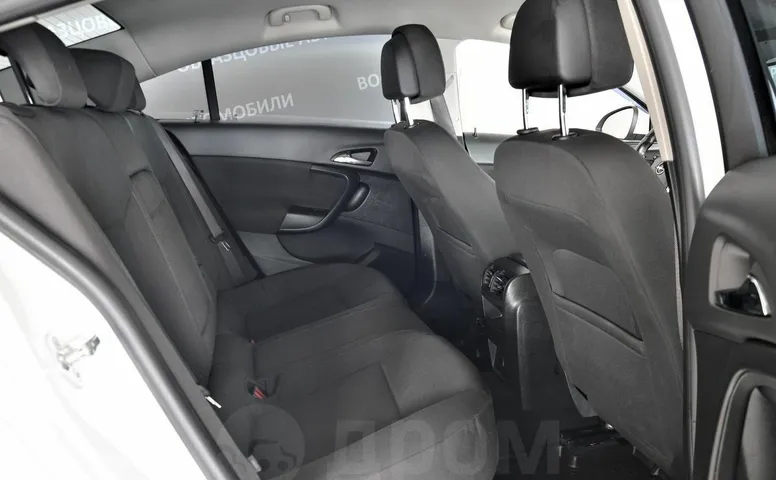 Opel Insignia, 1 поколение