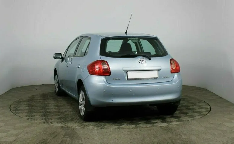 Toyota Auris 1.6 Робот