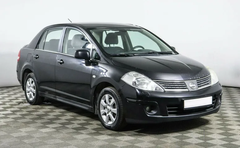 Nissan tiida