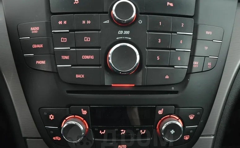 Opel Insignia, 1 поколение
