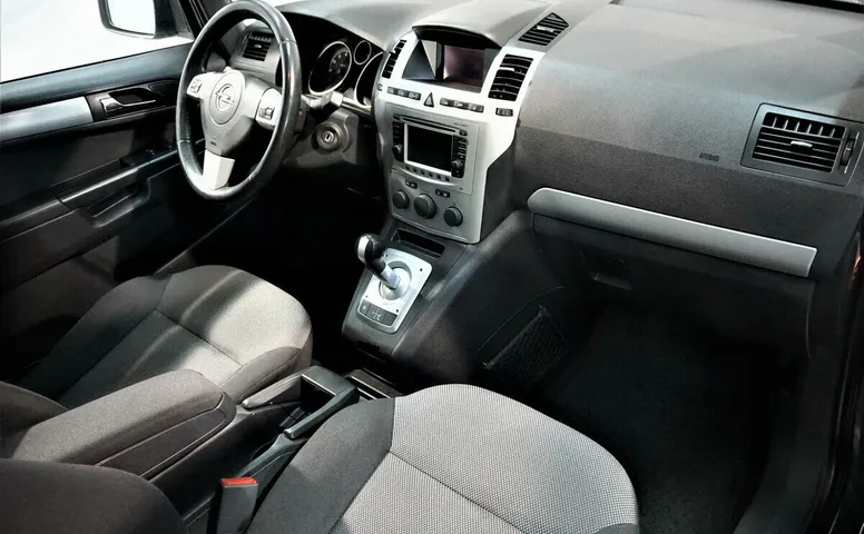 Opel Zafira B Рестайлинг