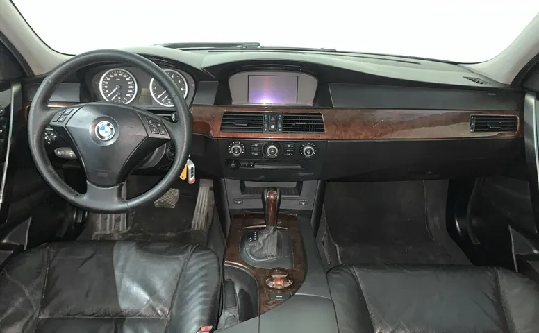 BMW 5ER 530i 3.0 AT (231 л.с.)