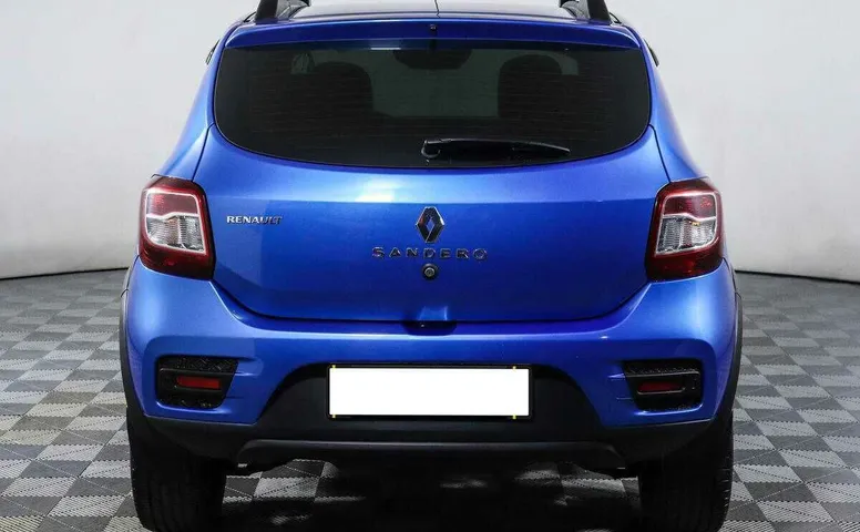 Renault sandero stepway cvt 2021 с пробегом 10 000 км