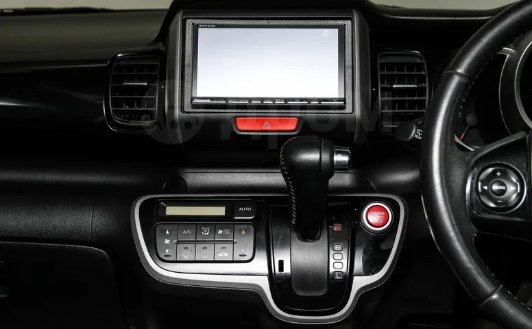 Honda N-BOX, 1 поколение