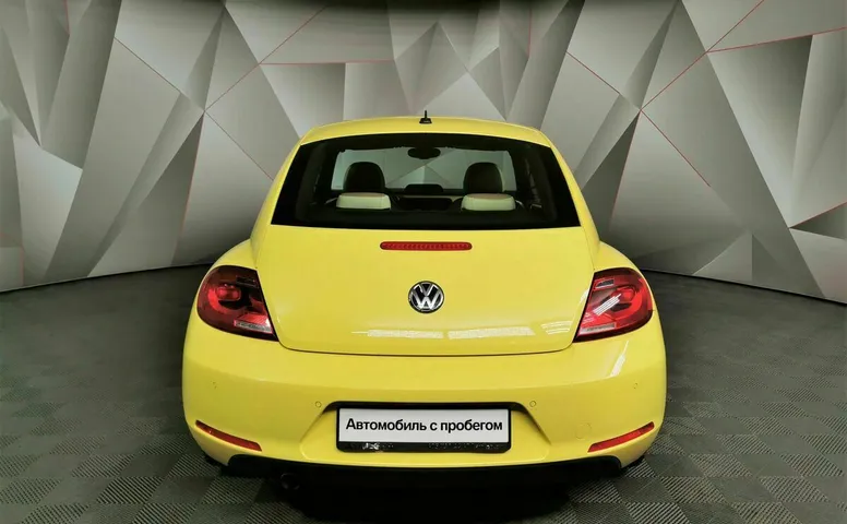 Volkswagen Beetle 1.2 TSI BlueMotion DSG (105 л.с.) Жёлтый