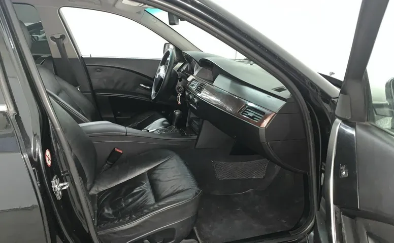 BMW 5ER 530i 3.0 AT (231 л.с.)