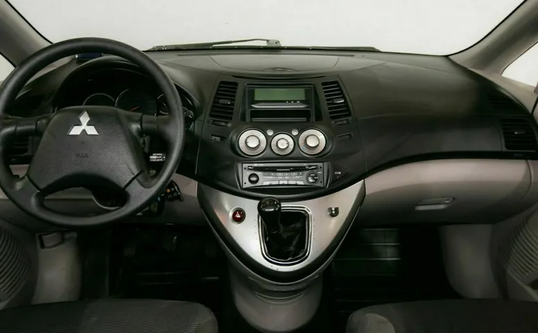 Mitsubishi grandis