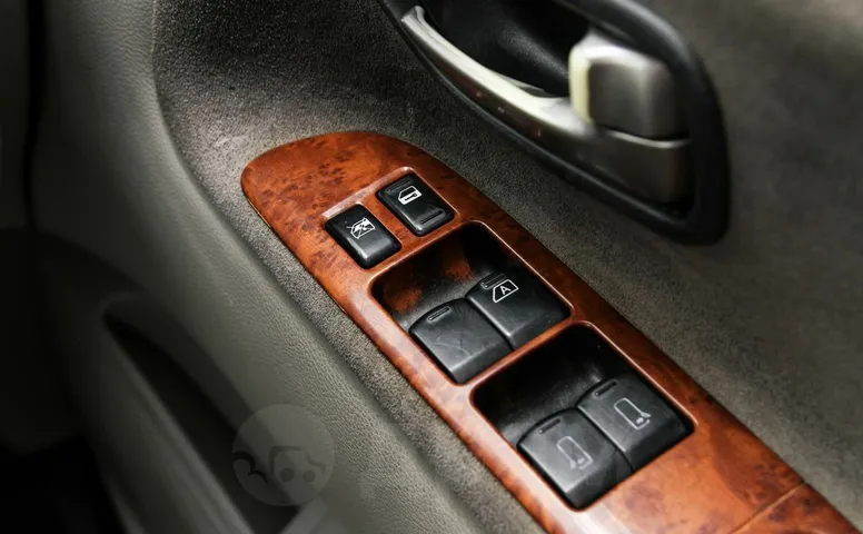 Nissan Elgrand, 2 поколение