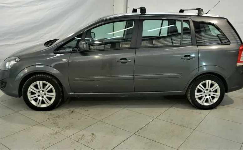 Opel Zafira B Рестайлинг