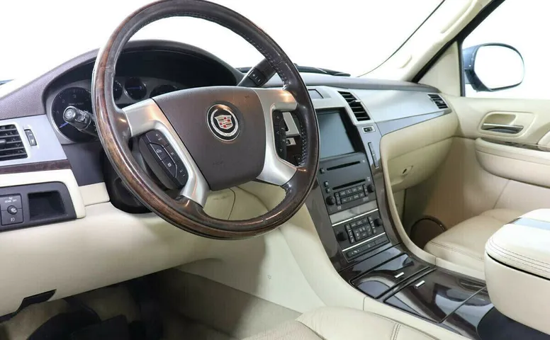 Cadillac Escalade III