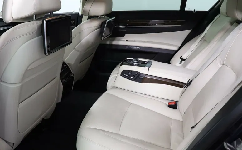 BMW 7 серия