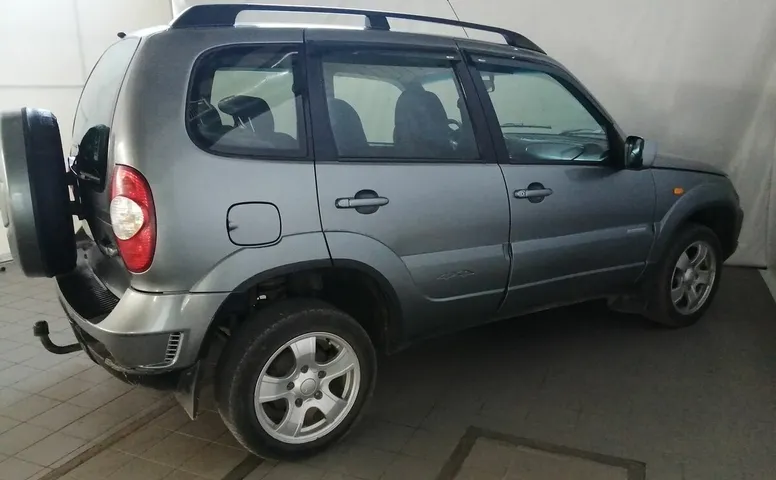 Chevrolet NIVA 1.7 MT (80 л.с.) 4WD