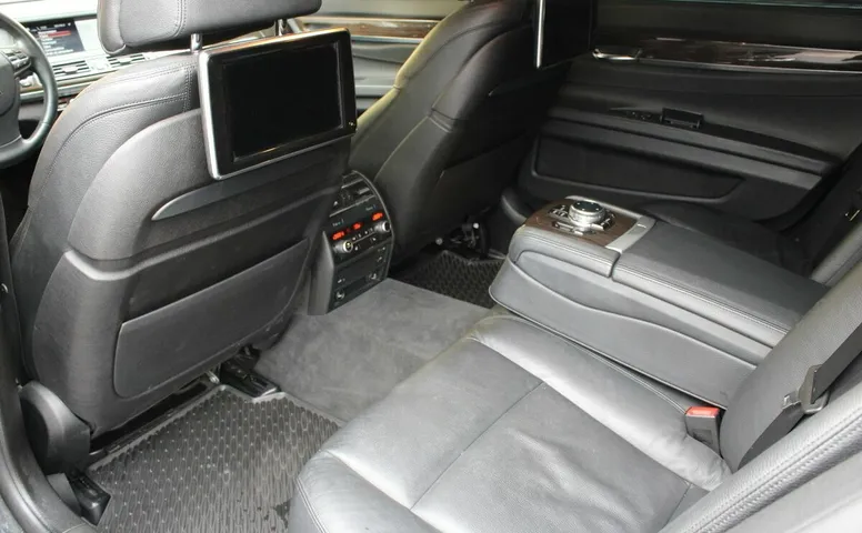 BMW 7ER 740Li xDrive 3.0 AT (320 л.с.) 4WD