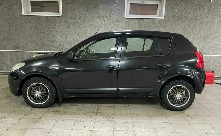 Renault SANDERO 1.6 MT (103 л.с.)