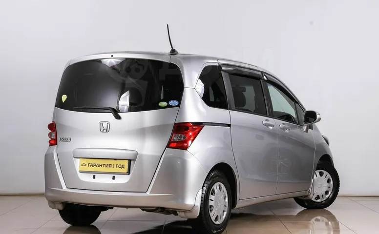Honda Freed, 1 поколение