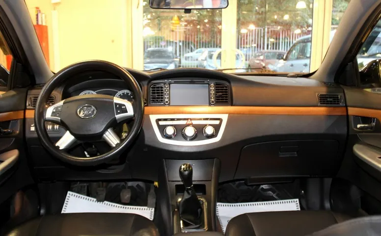 Lifan Solano I (620)