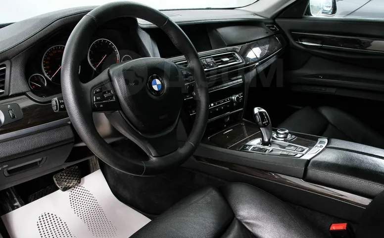 BMW 7-Series, 5 поколение