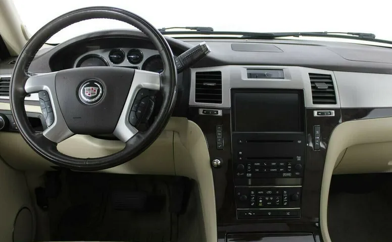 Cadillac Escalade III