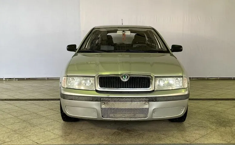 Skoda OCTAVIA 1.6 MT (100 л.с.)