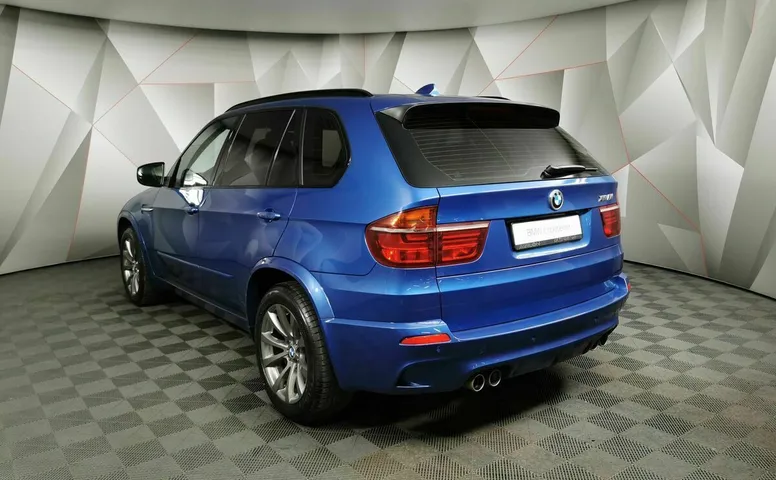BMW X5 M 4.4 AT (555 л.с.) Синий
