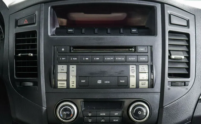 Mitsubishi Pajero IV