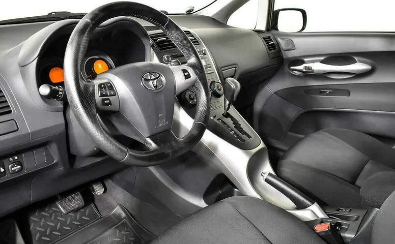 Toyota Auris I Рестайлинг