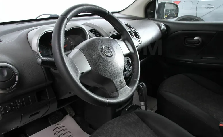 Nissan Note, 1 поколение