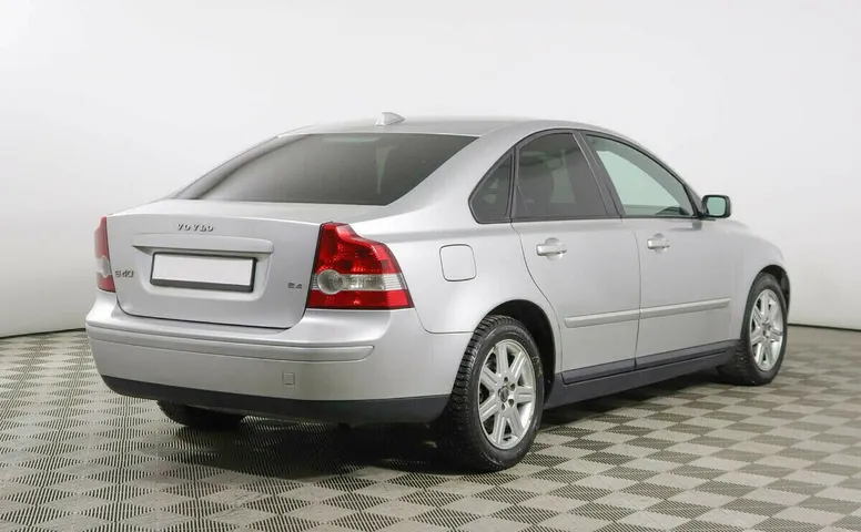 Volvo S40 II