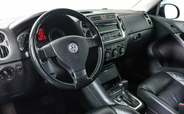 Volkswagen Tiguan 2.0 Автомат